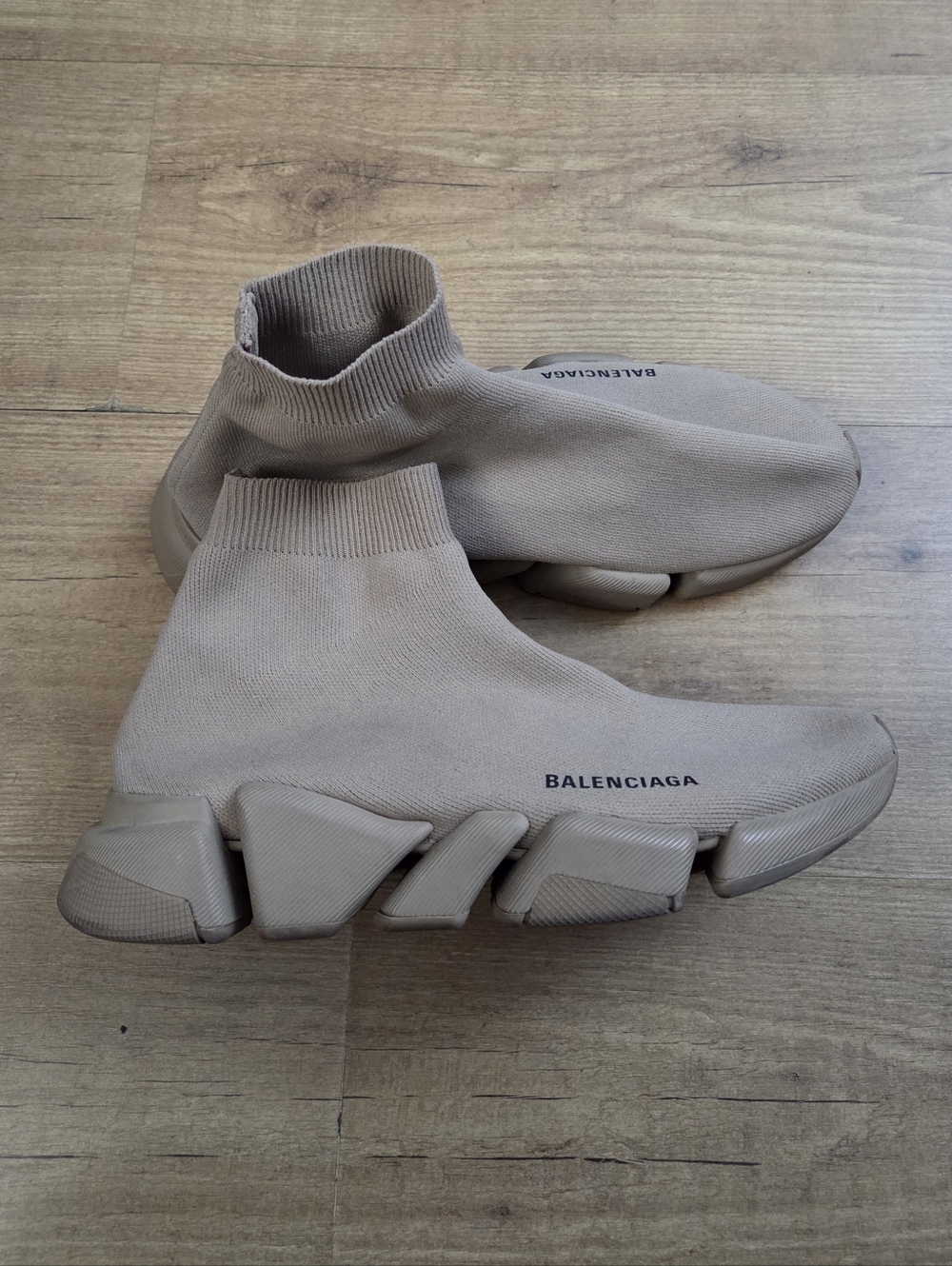BALENCIAGA Taupe Speed 2.0 Sneakers - Picture 6 of 16